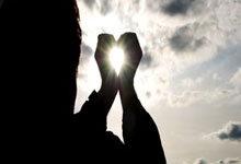 金年会体育:西媒:巴薩有意租借切爾西中場齊耶赫.